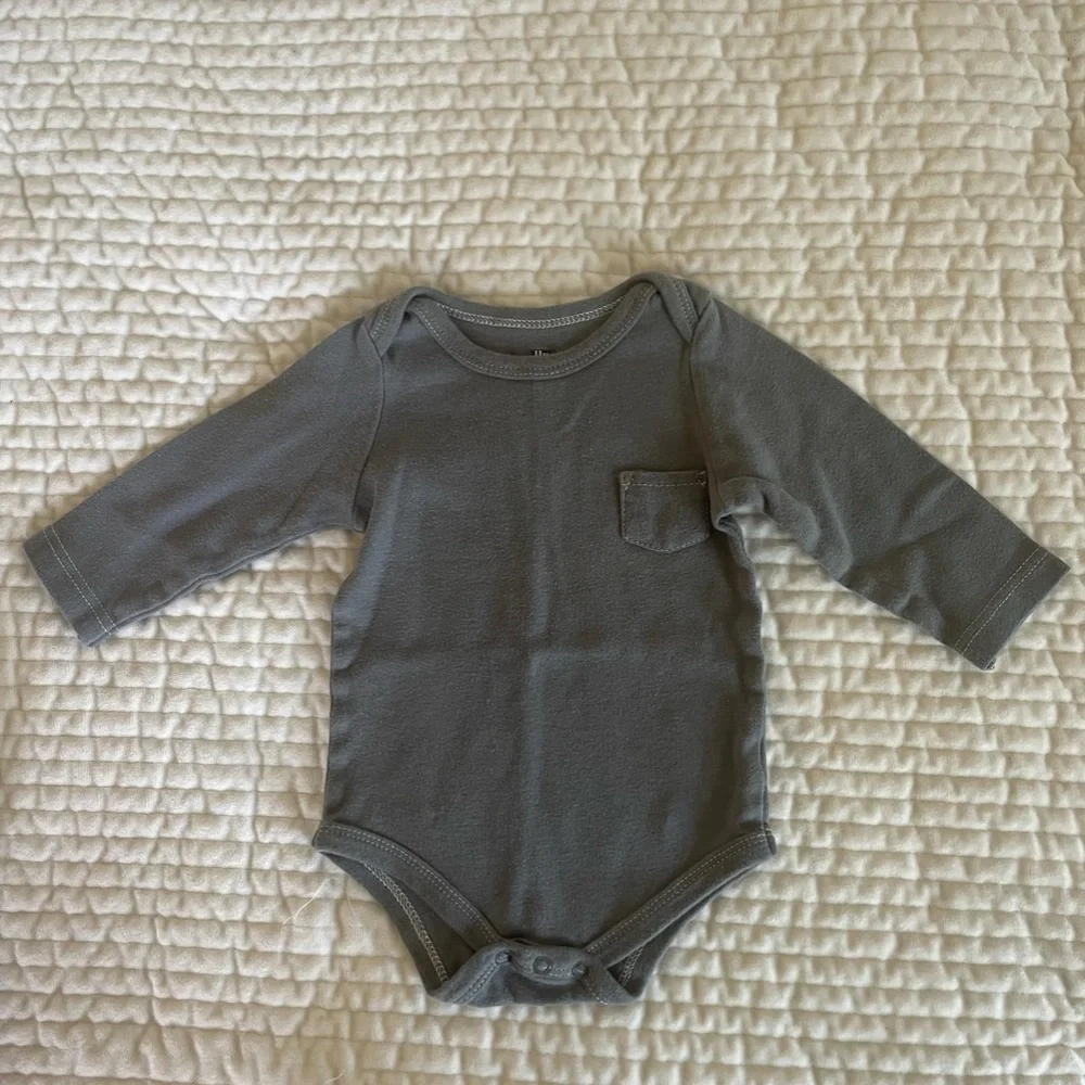 BABY BOY SIZE 6-9 MONTHS FALL/WINTER BUNDLE - Picture 7 of 7